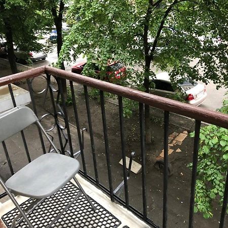 Kyiv Apartment In Pechersk On Oleksandra Kopylenko Luaran gambar